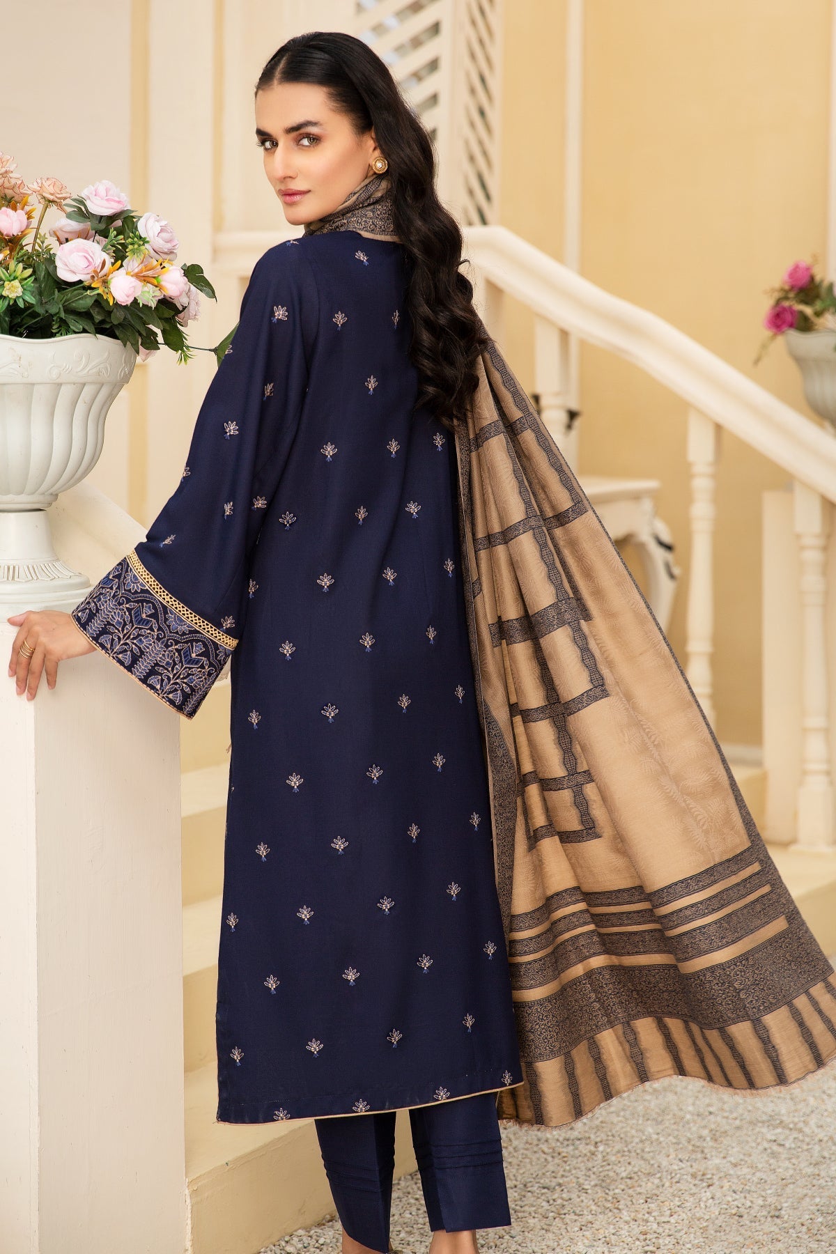 Shafaq SQ-34 : Luxury Embroidered Dhanak 3PC - Kleren