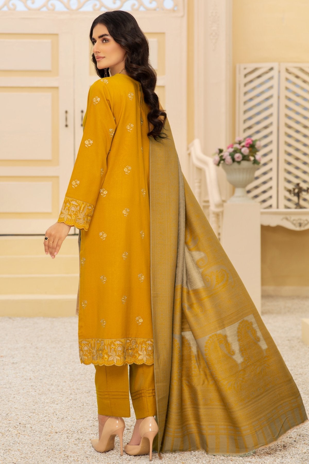 Shafaq SQ-27 : Luxury Embroidered Dhanak 3PC - Kleren