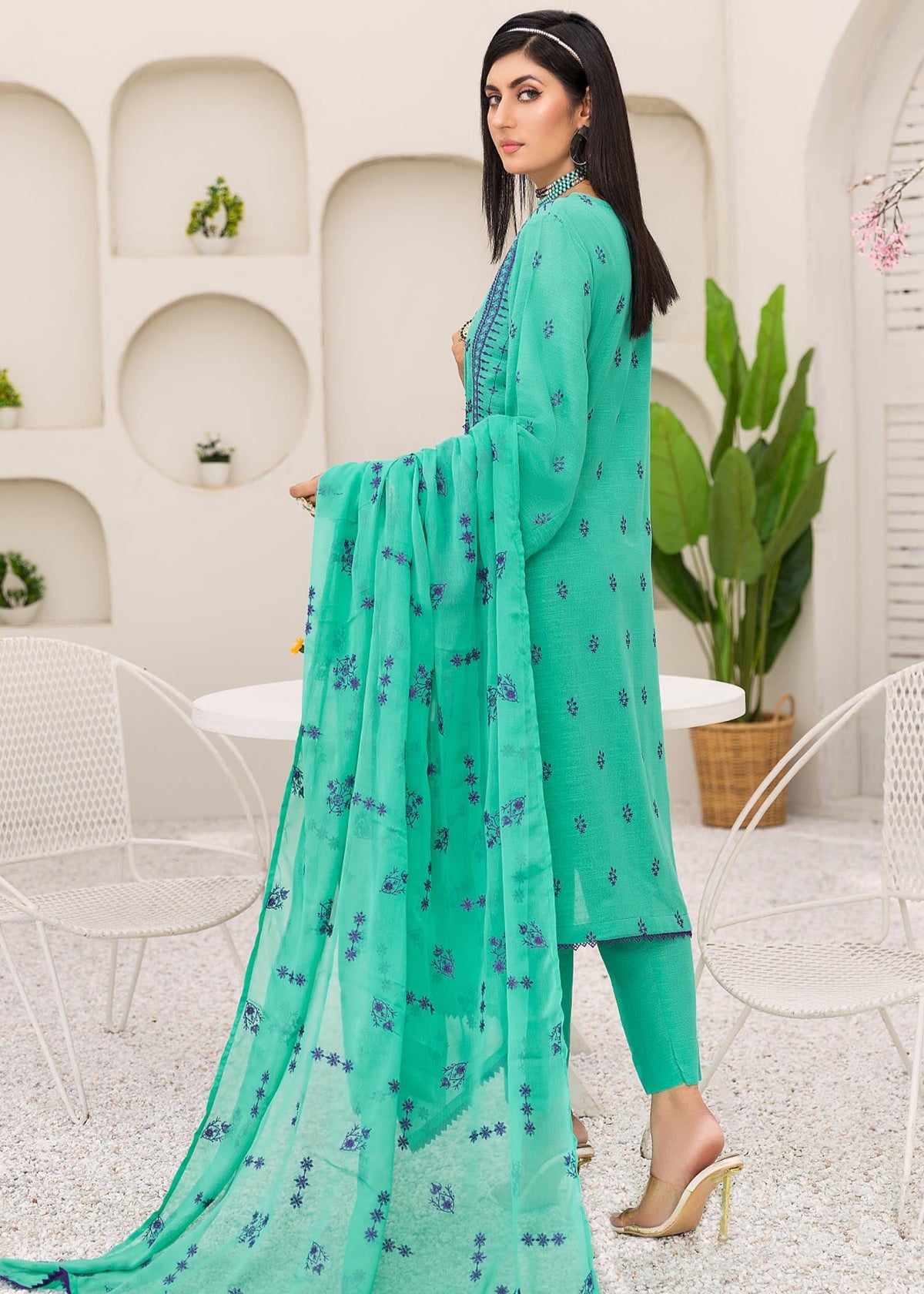 Mehr-O-Maah M-20 : Unstitched Embroidered Slub Karandi 3PC - Kleren