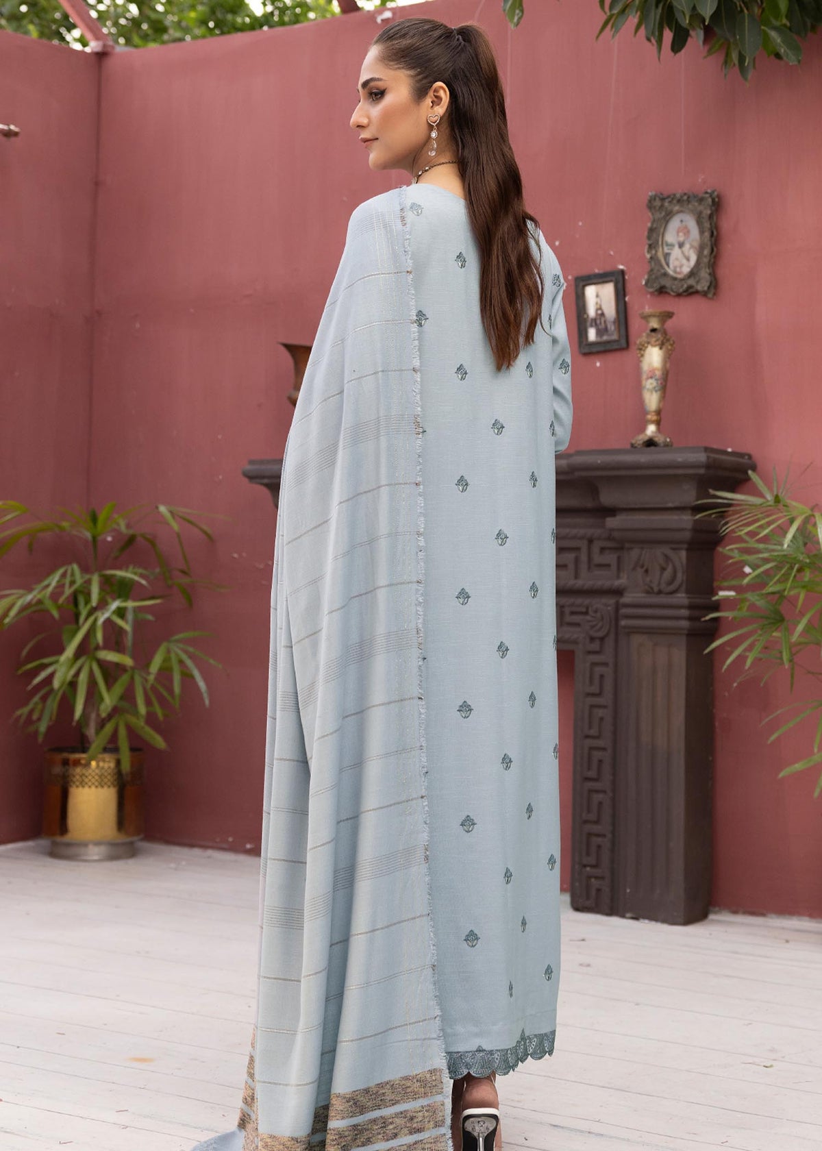 Diyar-E-Dil DL-23 : Unstitched Embroidered Dhanak 3PC - Kleren