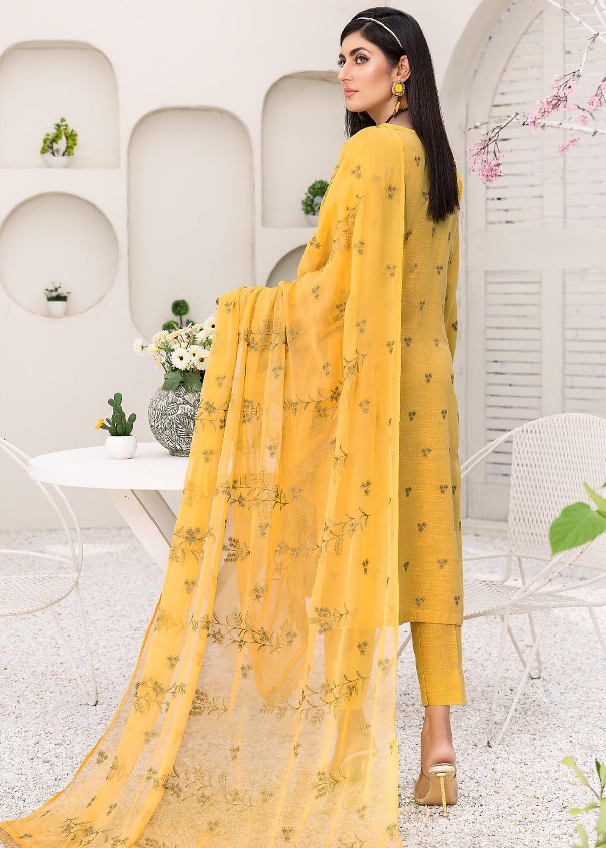 Mehr-O-Maah M-14 : Unstitched Embroidered Slub Karandi 3PC - Kleren