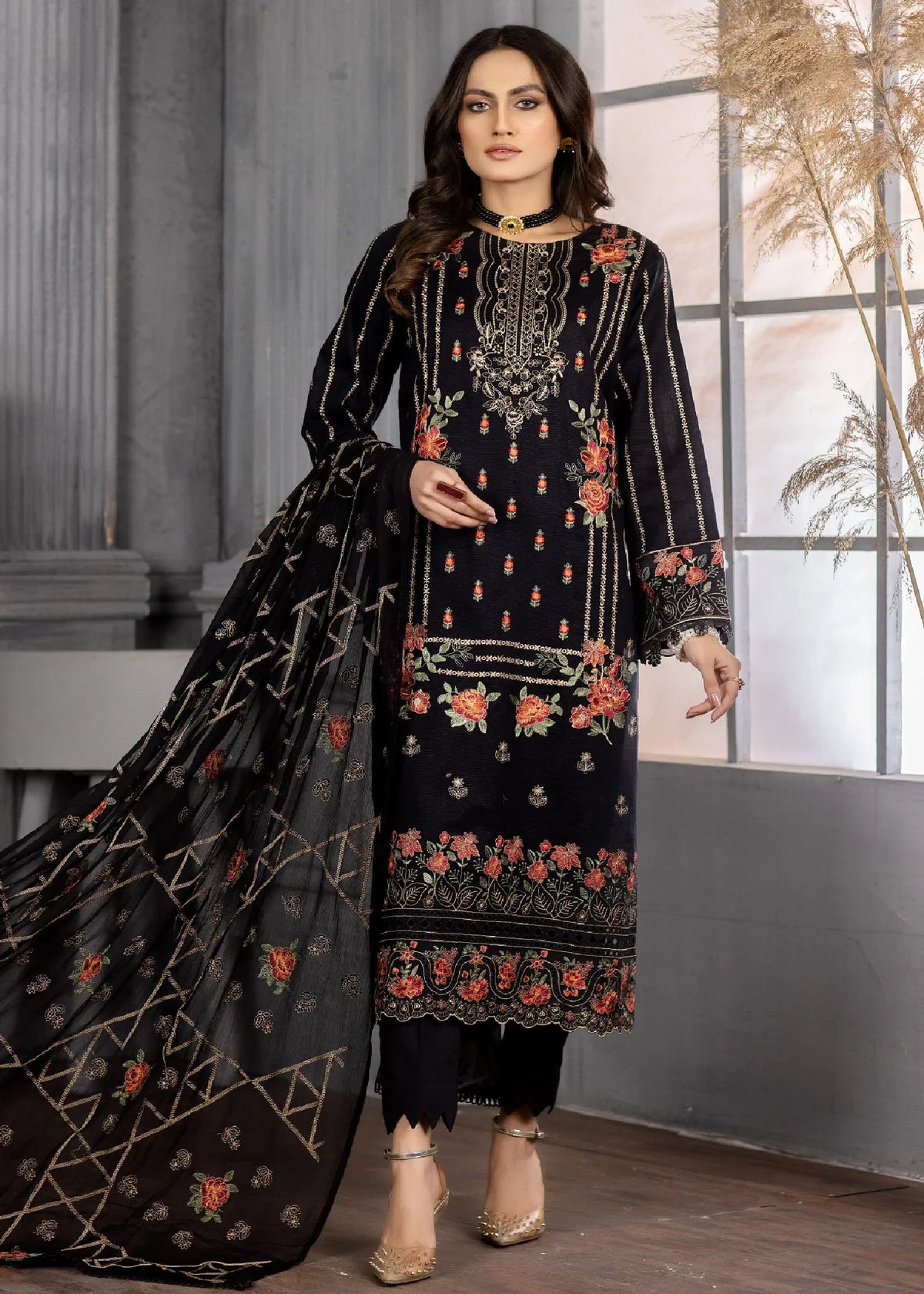Dastak DK-35 : Stitched Embroidered Lawn 3pc - Kleren