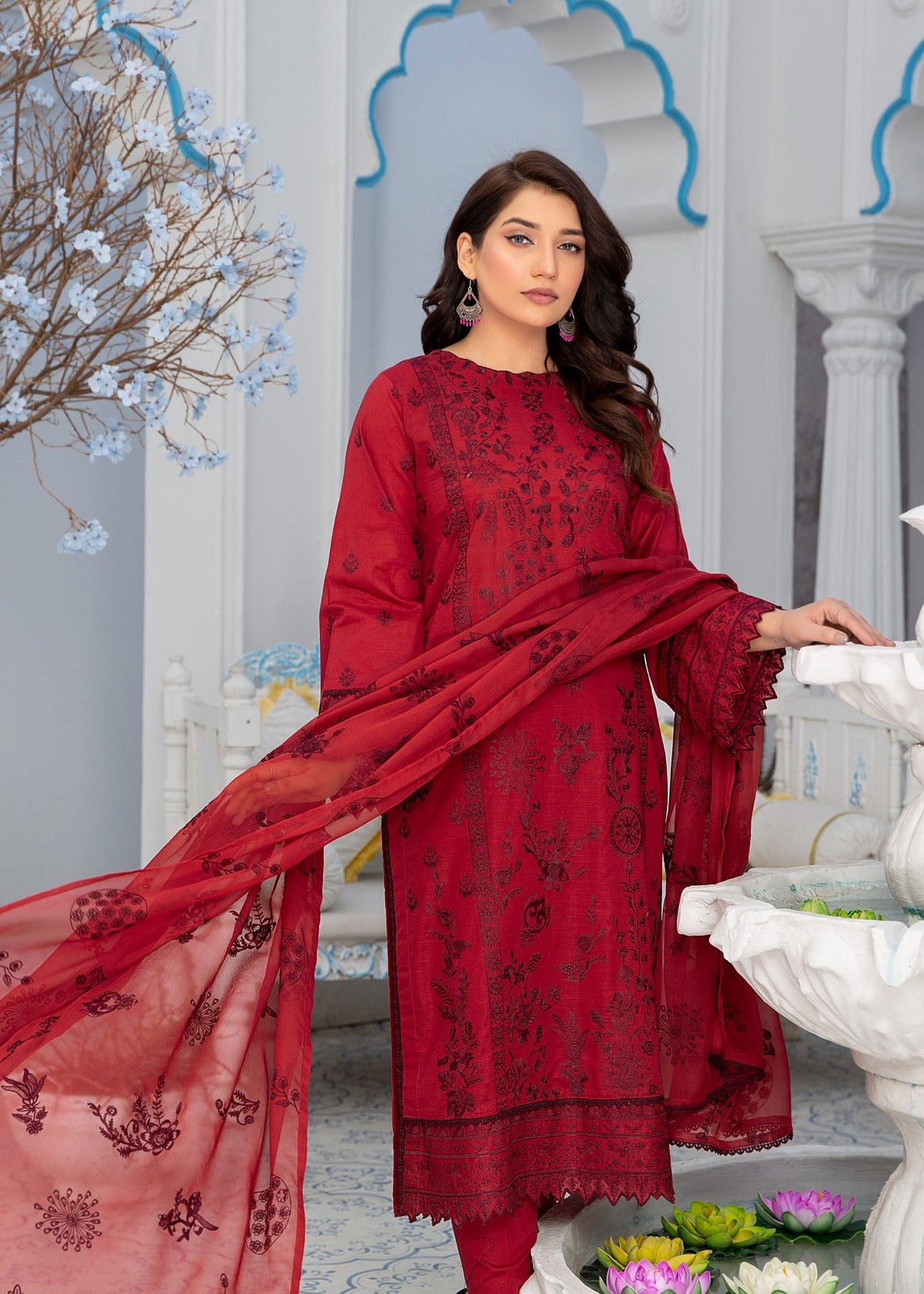 Dastak DK-14 : Stitched Embroidered Lawn 3pc - Kleren