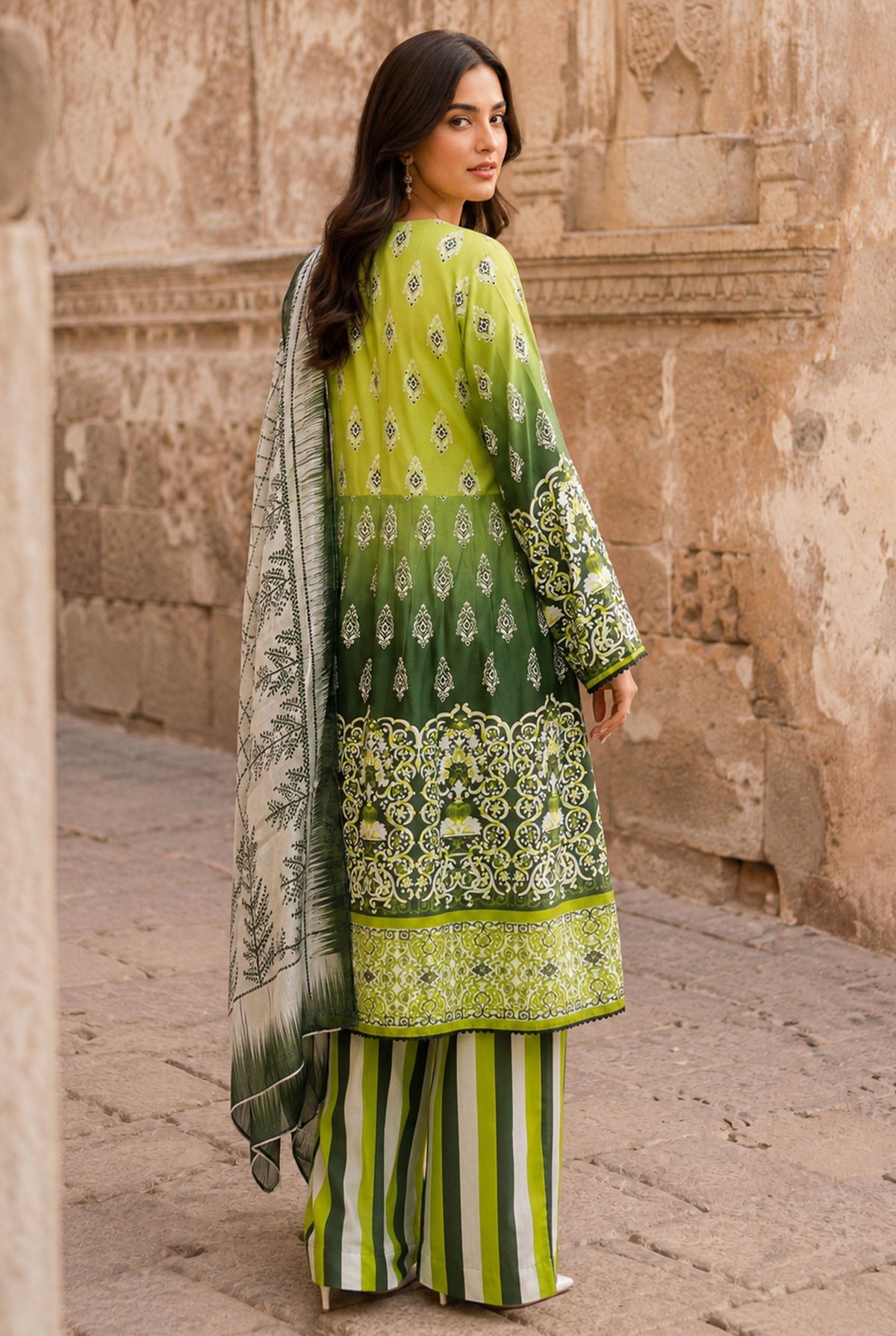 Azaadi A-14 : Digital Printed Lawn 3 Piece