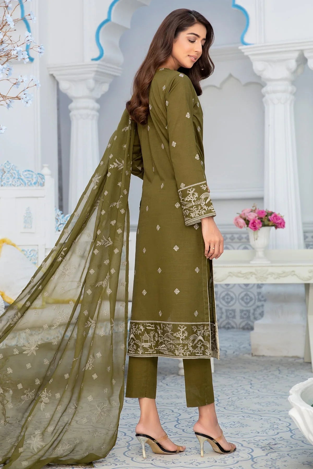 Dastak DK-40 : Embroidered Lawn 3pc - Kleren