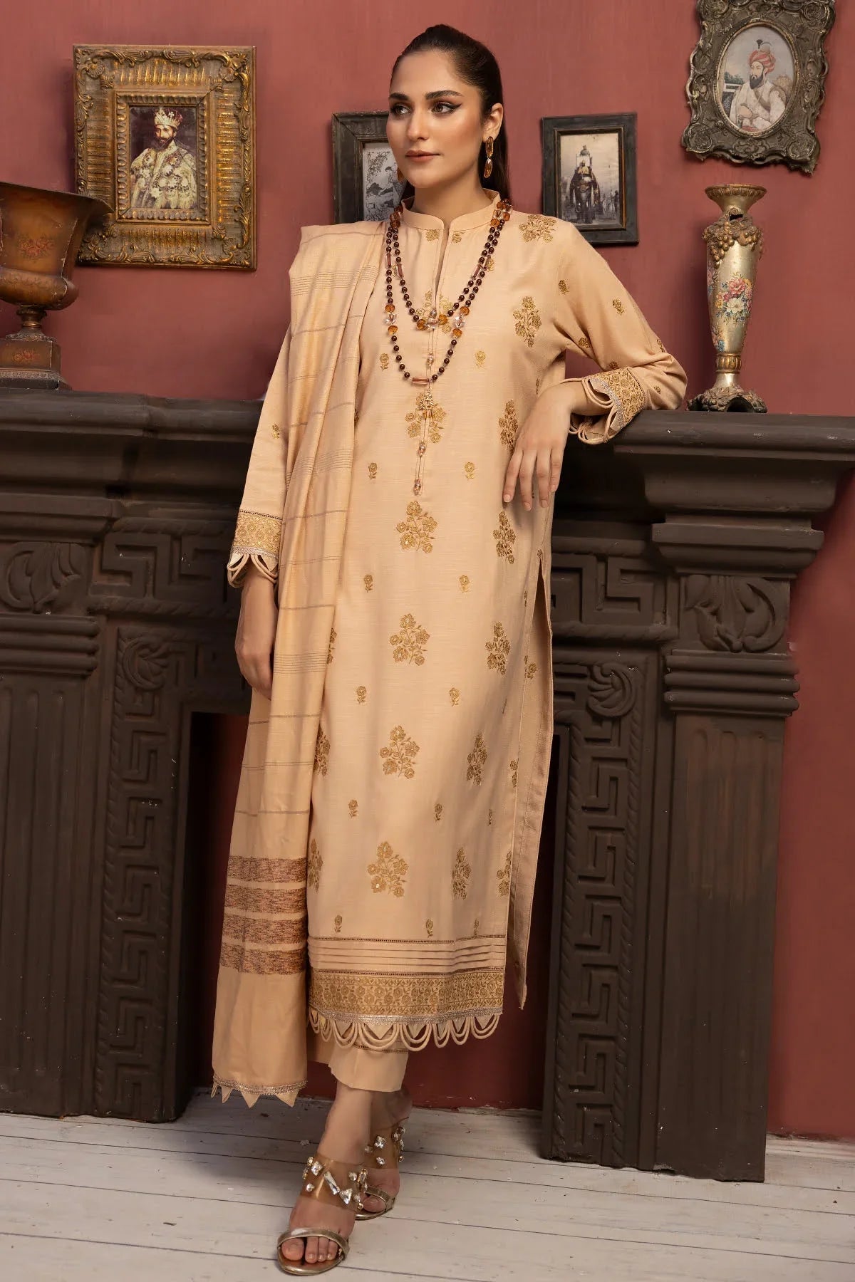 Diyar-E-Dil DL-21 : Embroidered Dhanak 3PC - Kleren