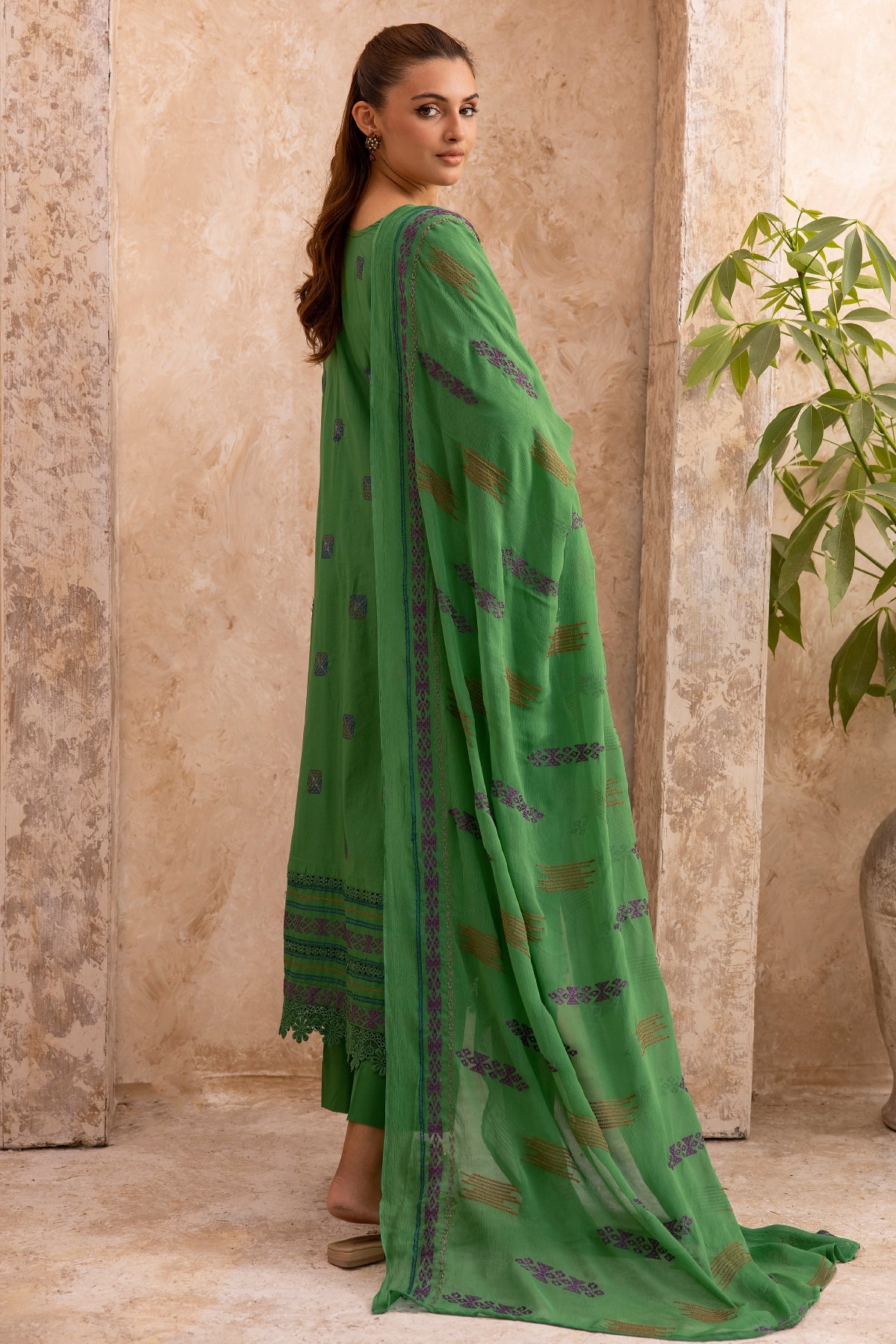 Mahhe MH-08 : Embroidered Lawn 3PC - Kleren
