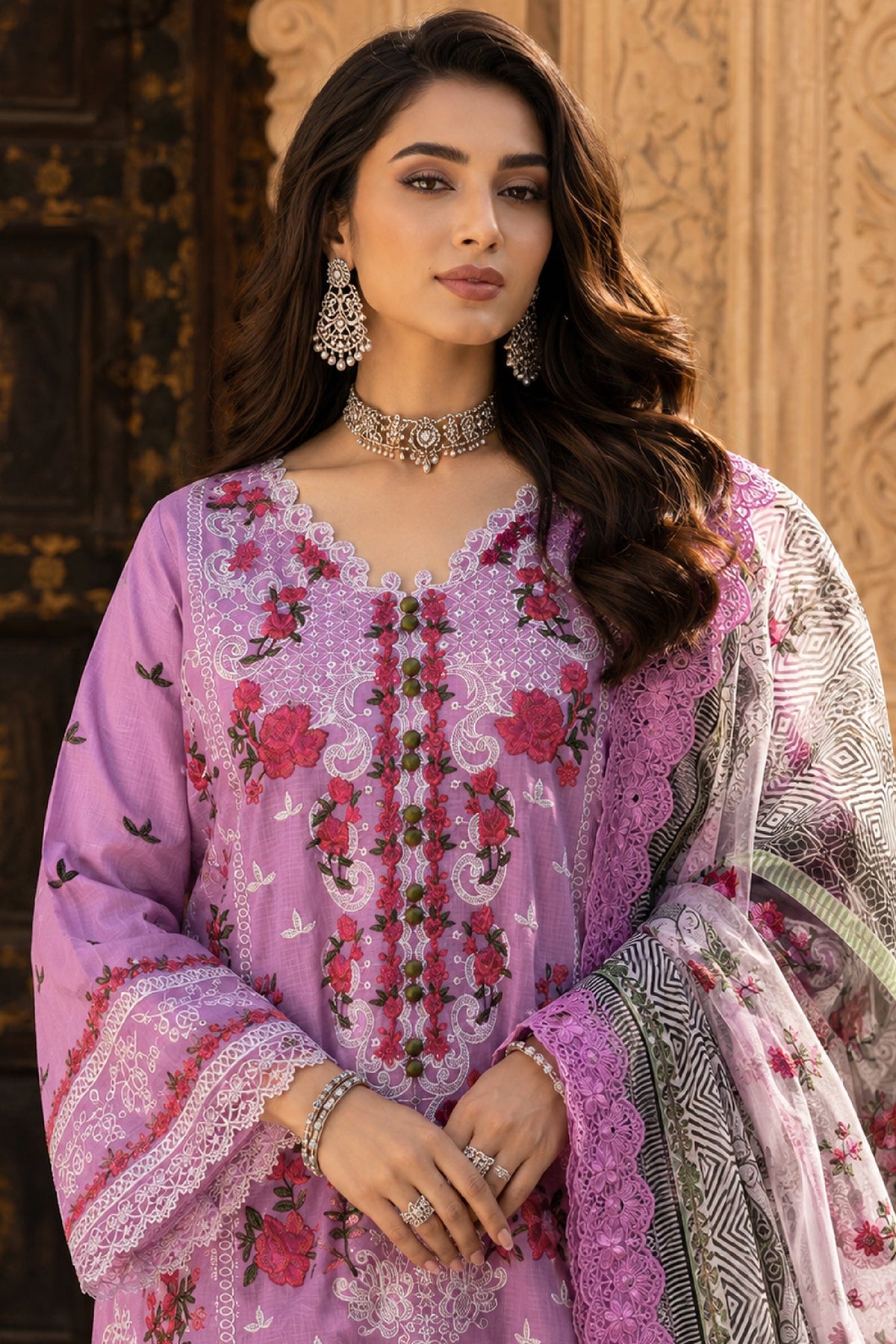 Surkhru S-32 : Embroidered Dobby 3 Piece
