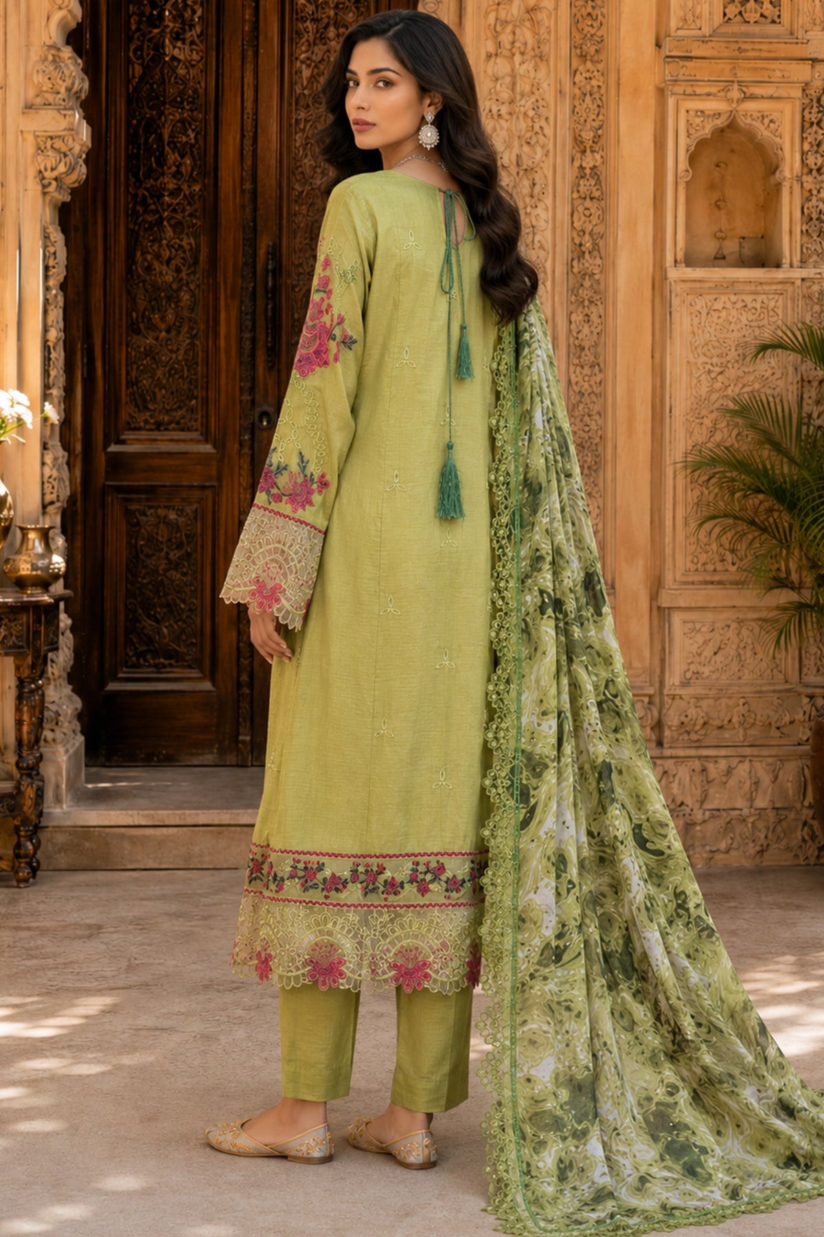 Surkhru S-31 : Embroidered Dobby 3 Piece